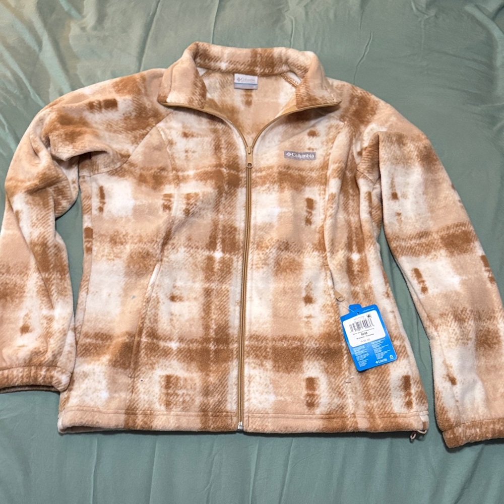 Columbia Women's Cream and Brown Plaid Teddy Jacket